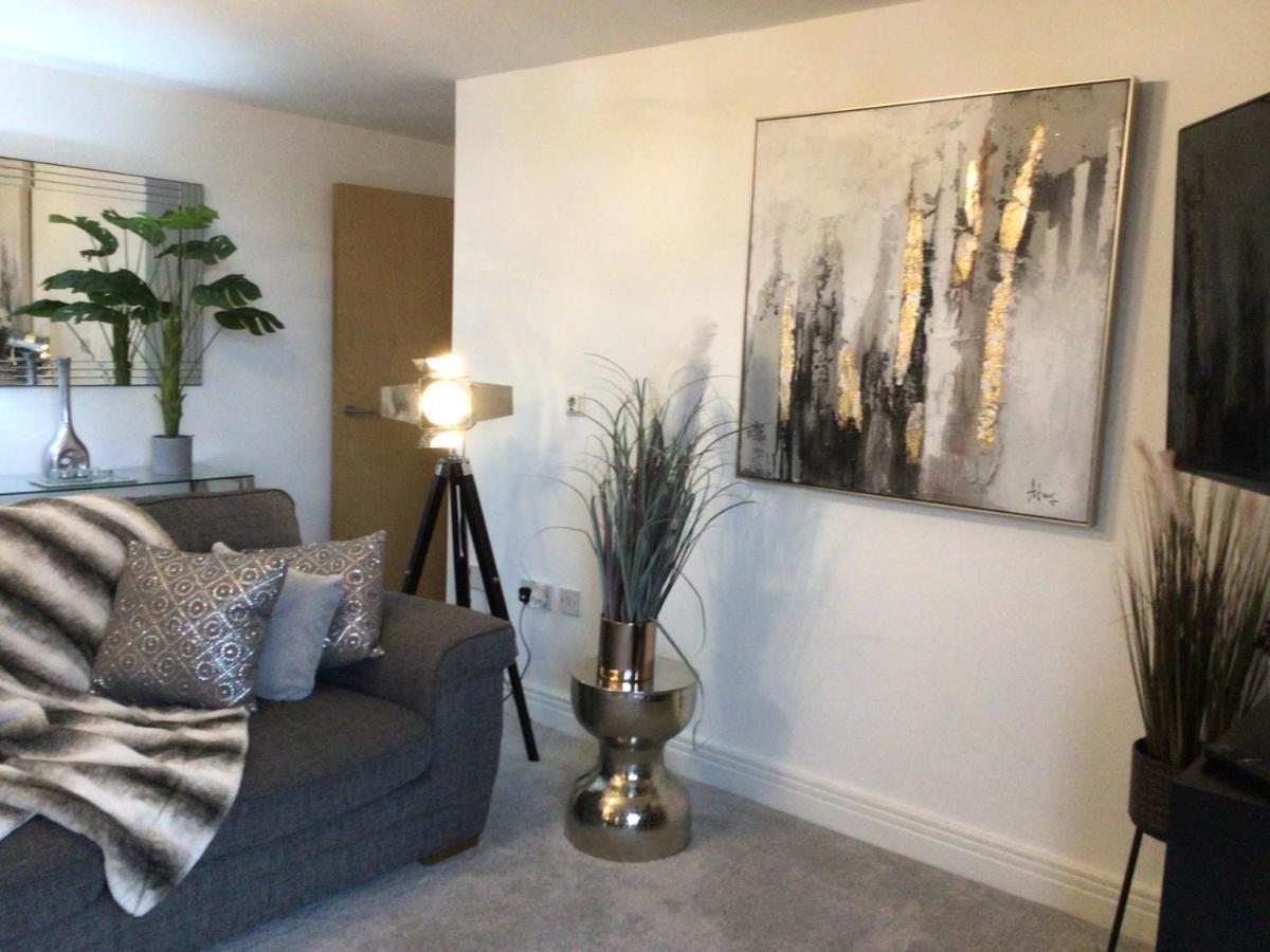 Luxurious River View Apartment With Terrace Worcester Exterior foto