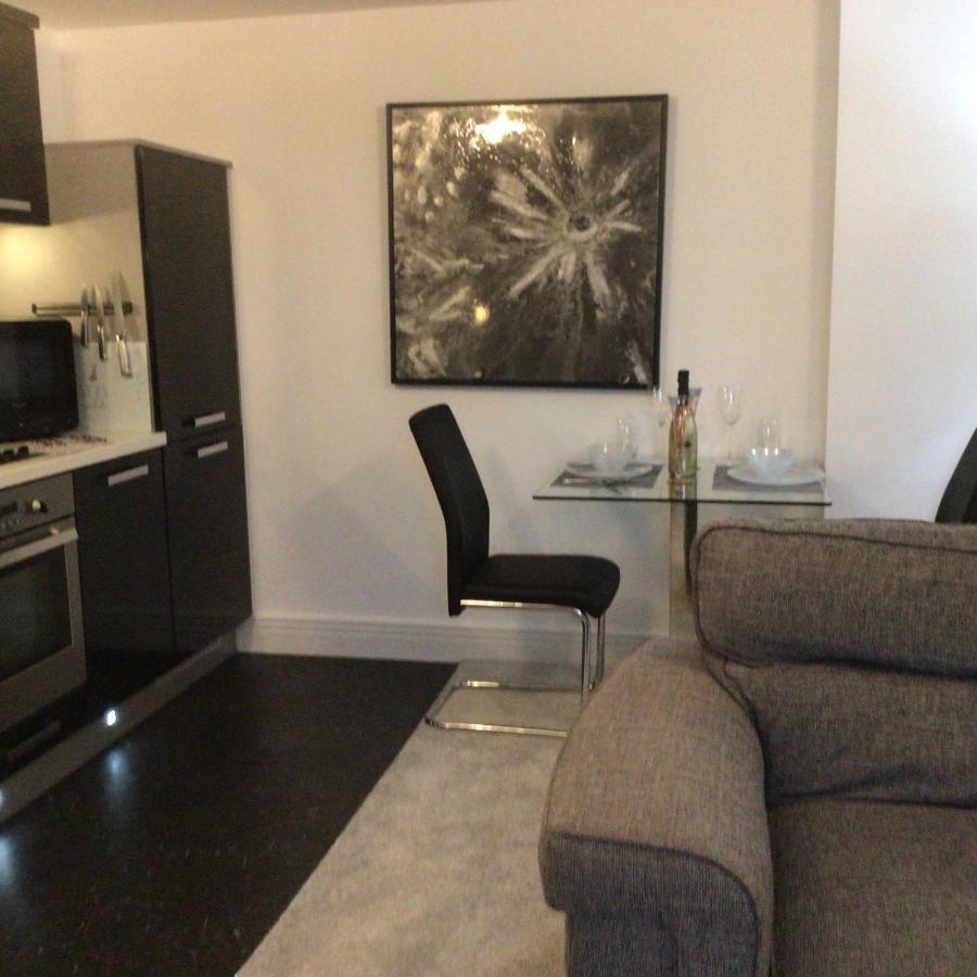 Luxurious River View Apartment With Terrace Worcester Exterior foto