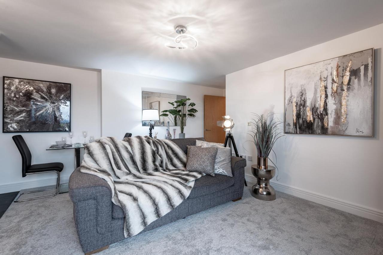 Luxurious River View Apartment With Terrace Worcester Exterior foto