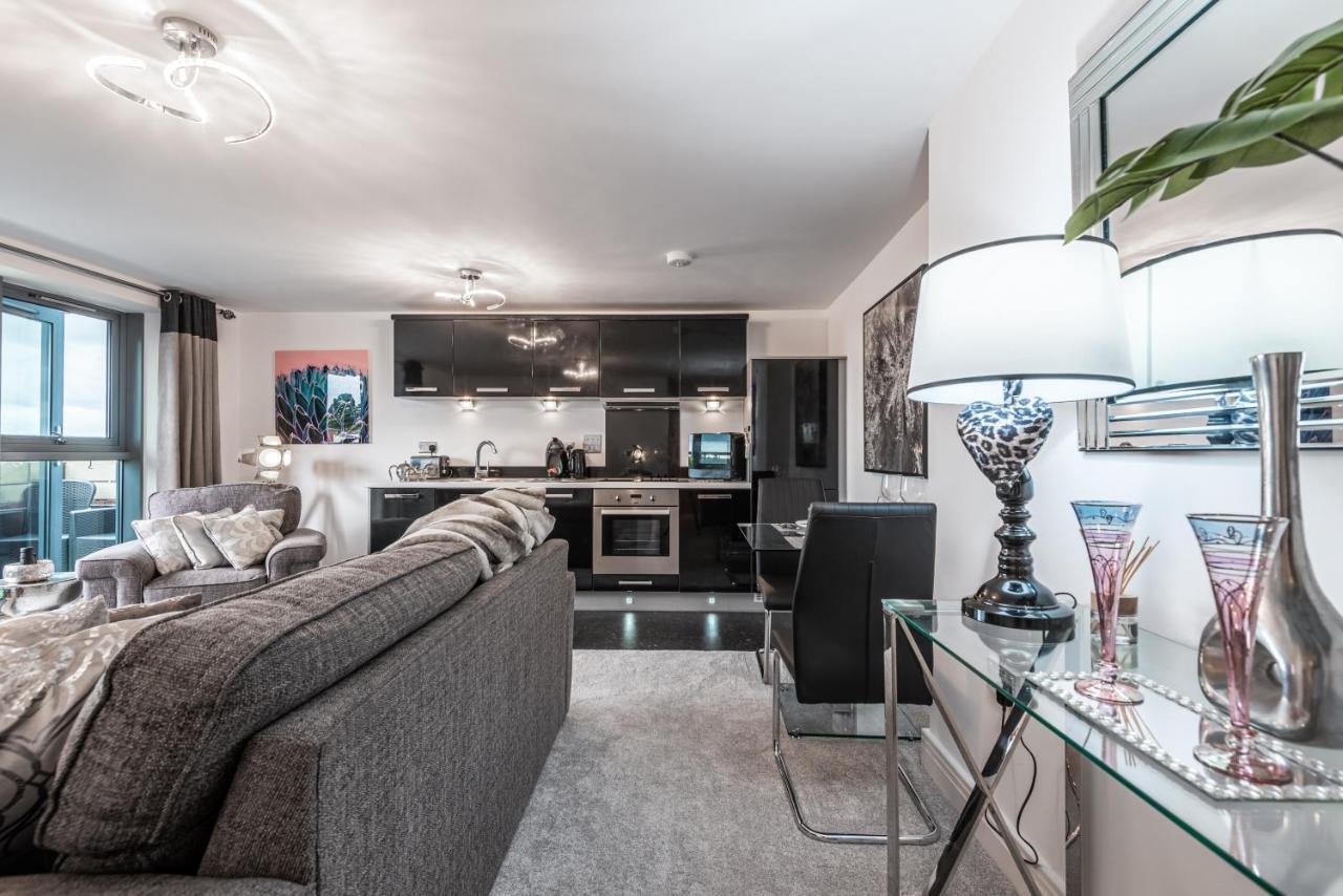 Luxurious River View Apartment With Terrace Worcester Exterior foto