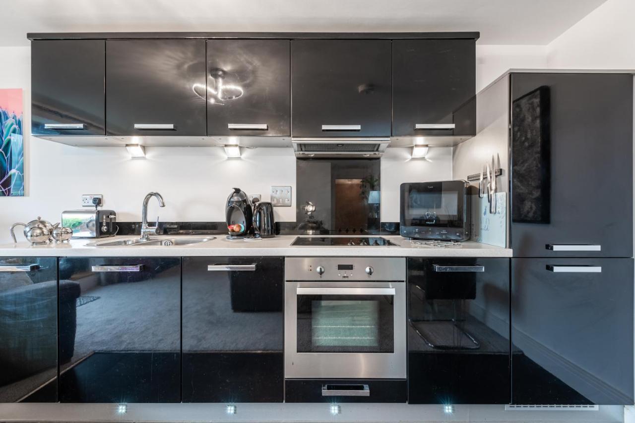 Luxurious River View Apartment With Terrace Worcester Exterior foto